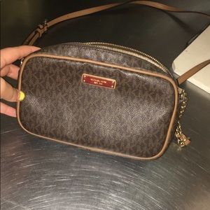 Michael Kors Crossbody!